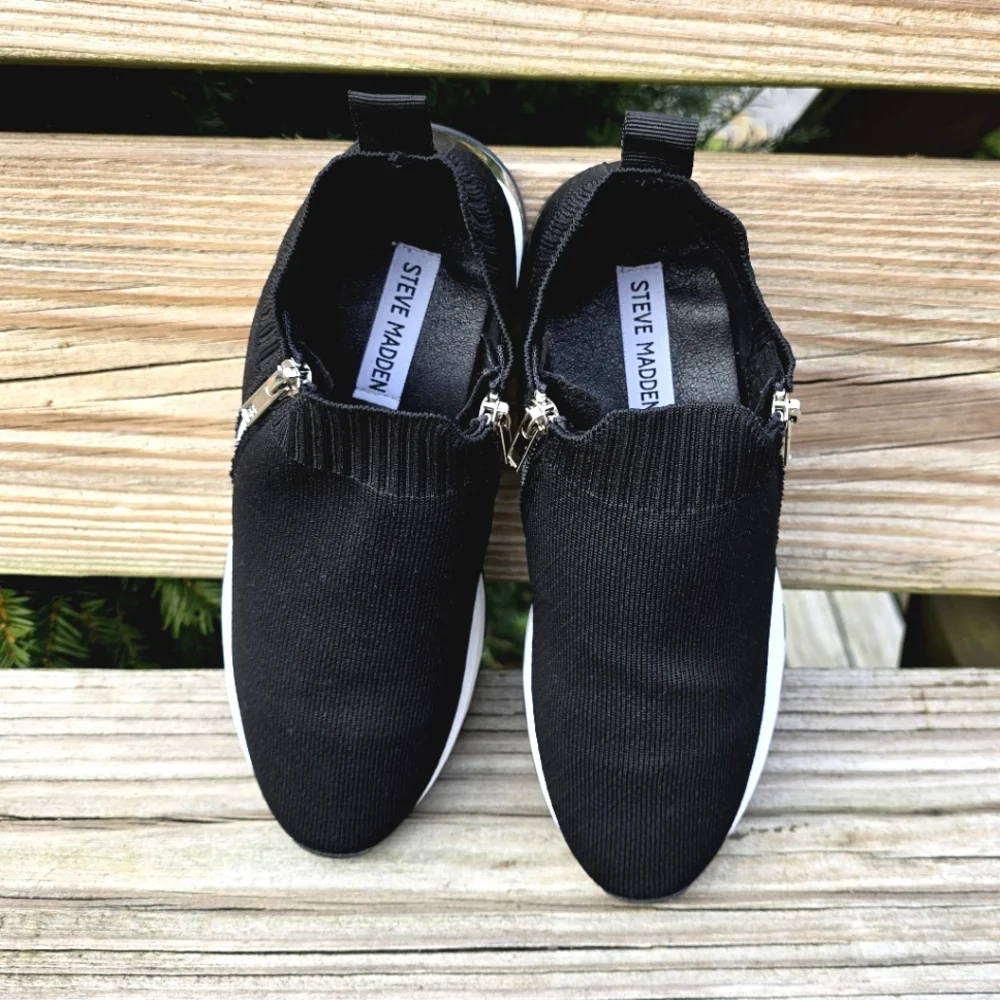 Steve Madden Omah Y2K Athleisure Minimalist Revival Chrome Heel Sneaker 7.5M